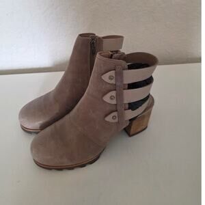 Sorel Addington Ladies Strappy Back Leather Tan Chunky Booties size 6.5 NEW